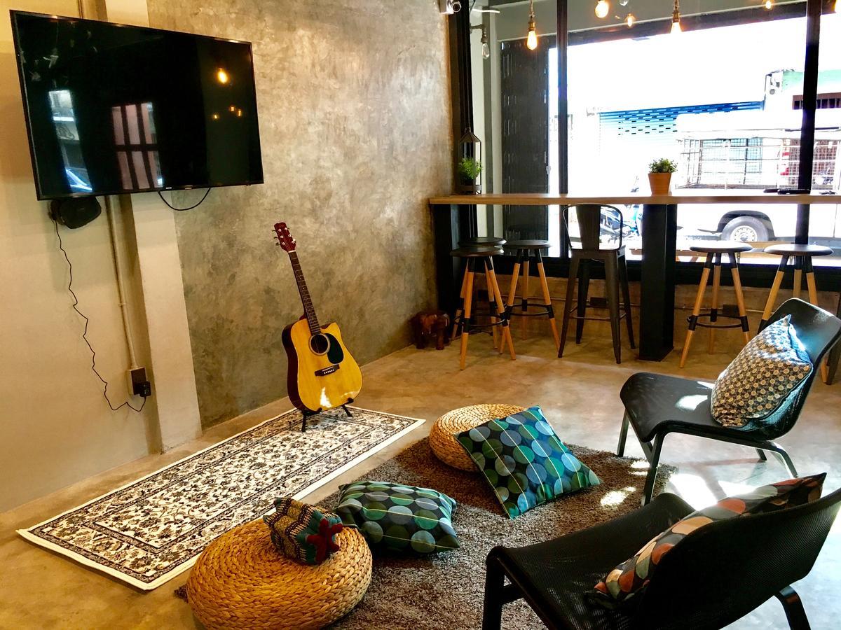 Ostello Craftel Bangkok Esterno foto