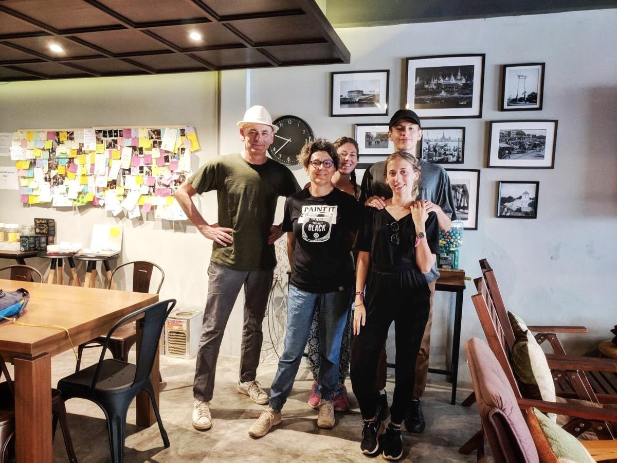 Ostello Craftel Bangkok Esterno foto